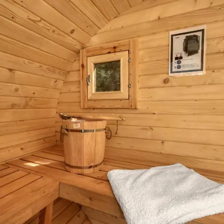 Seepark Bei Diane Mit Sauna * Kirchheim (Hessen)
